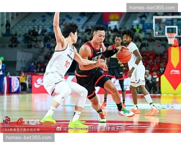 深圳贺希宁32分4篮板3助攻带队险胜新疆延续连胜势头